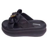 صندل زنانه لژدار برند پاپا مدل آیسان