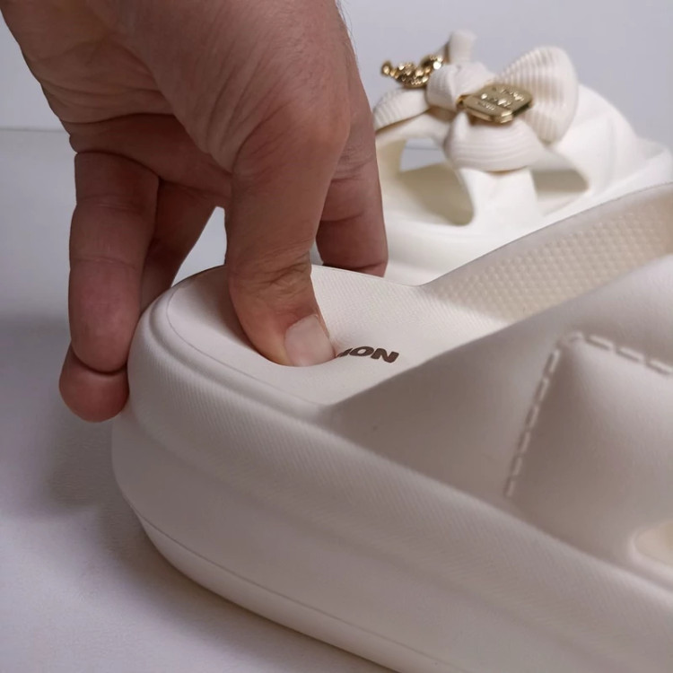 صندل زنانه لژدار برند پاپا مدل آیسان