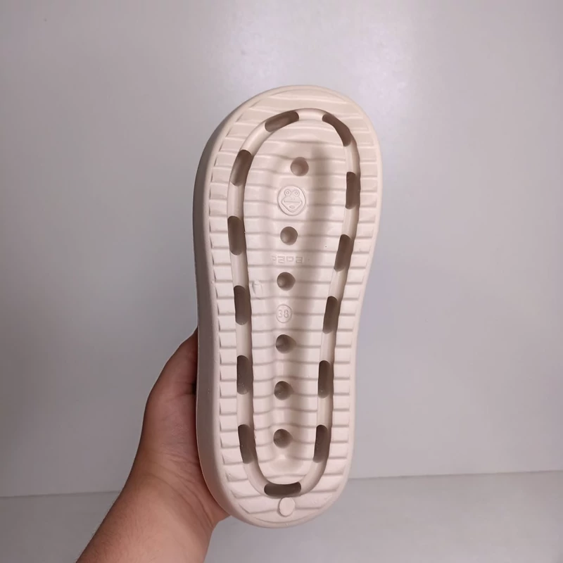 صندل زنانه لژدار برند پاپا مدل آیسان