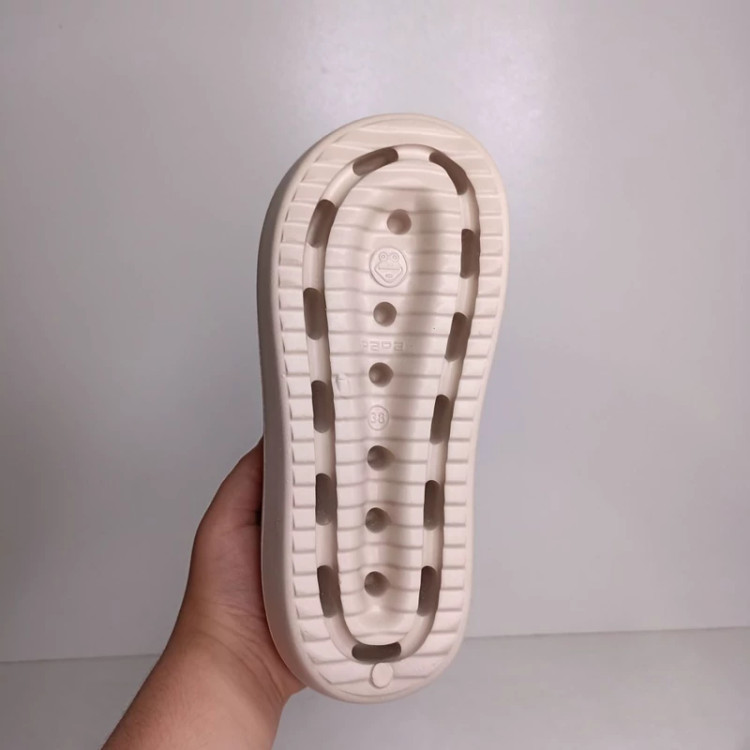 صندل زنانه لژدار برند پاپا مدل آیسان