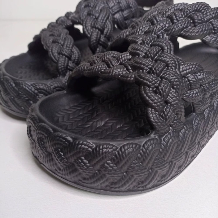 صندل ساحلی زنانه مدل کژال برند پاپا