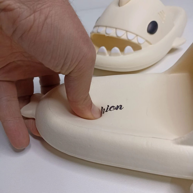 دمپایی زنانه مدل کوسه ای برند پاپا کد 1642