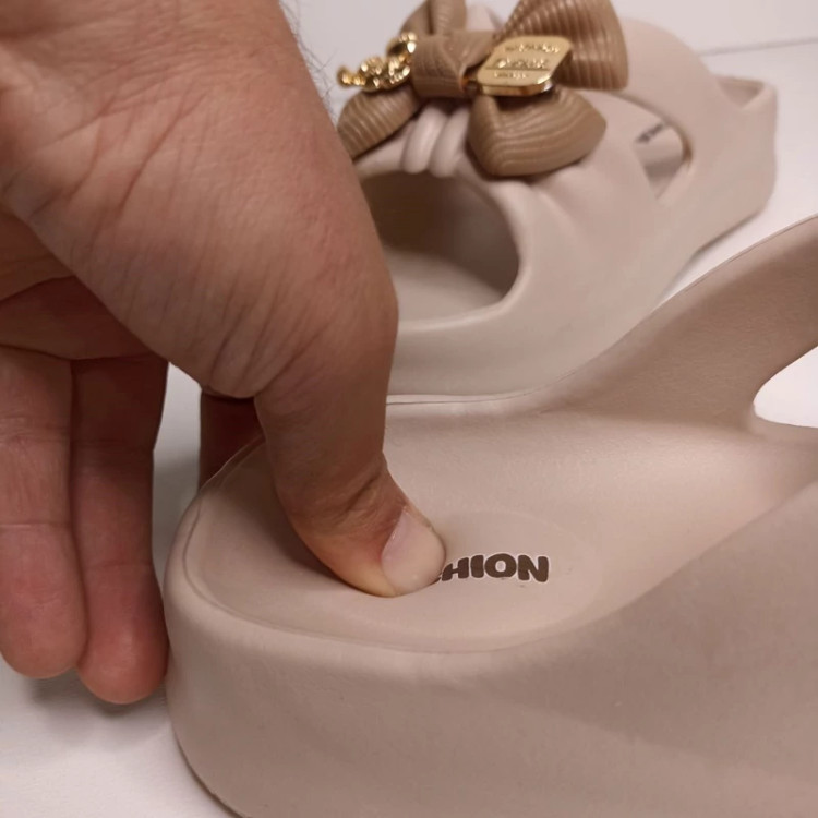 دمپایی روفرشی زنانه پاپا مدل آرامیس