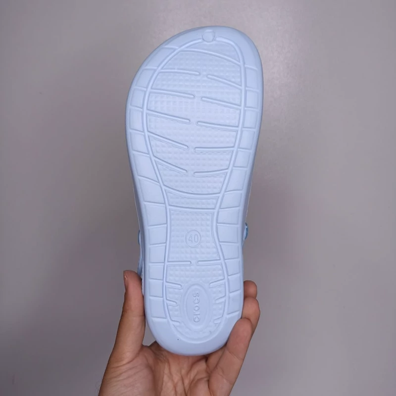 کراکس زنانه استیکردار برند آریافامیلی