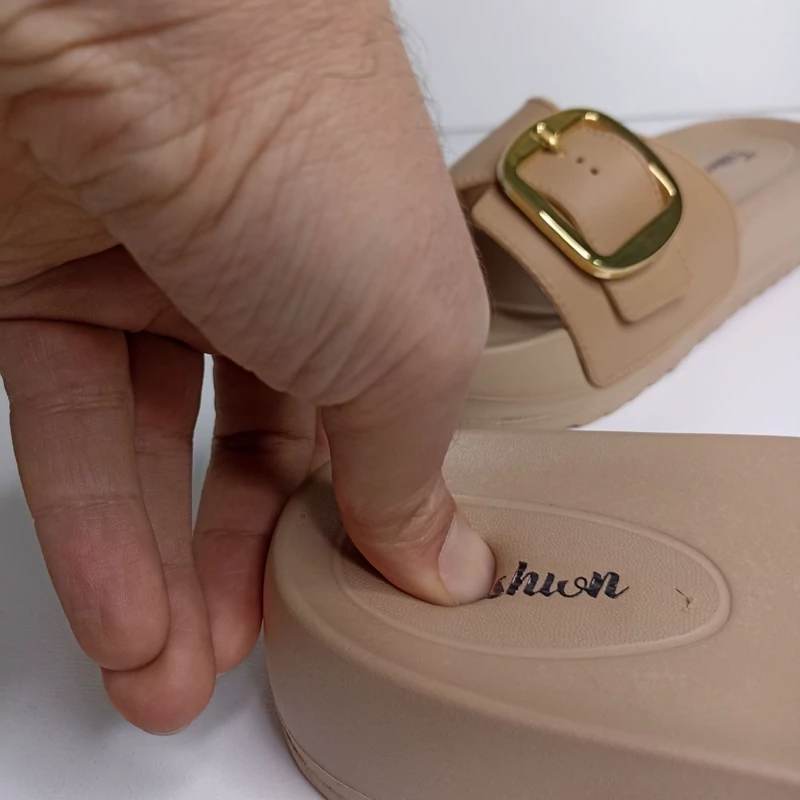 دمپایی زنانه هایلین