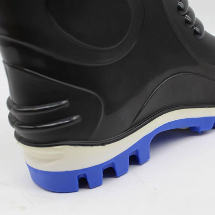 چکمه مشکی ساق کوتاه برند صادقی