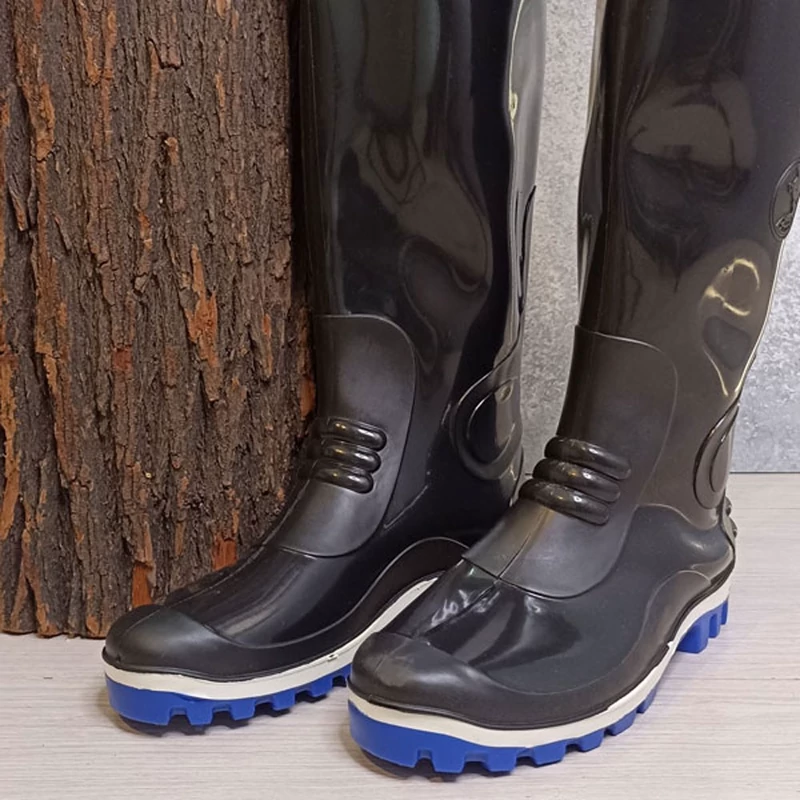 چکمه مشکی ساق کوتاه برند صادقی