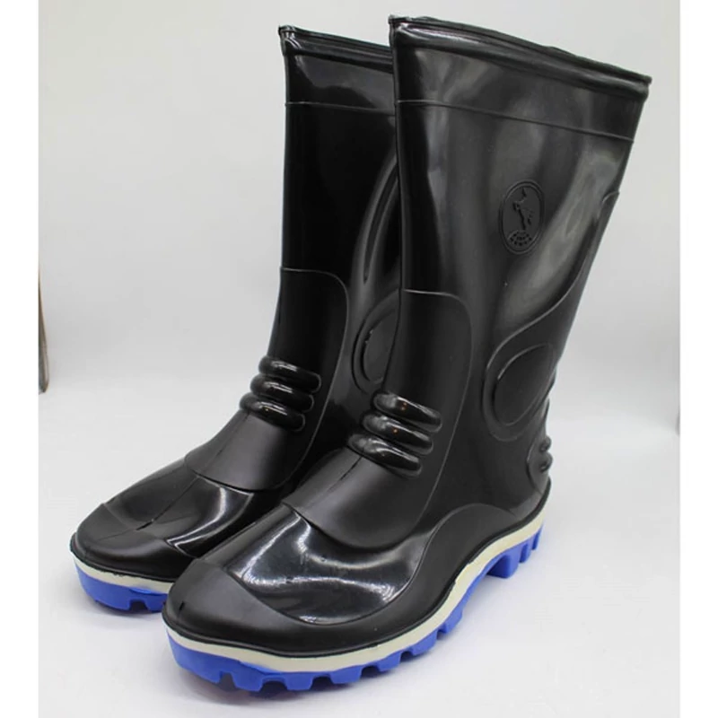 چکمه مشکی ساق کوتاه برند صادقی