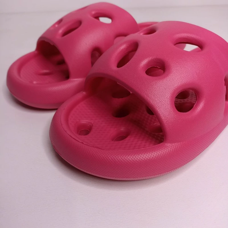 دمپایی حمام کف سوراخ زنانه مدل فانتا برند پایون