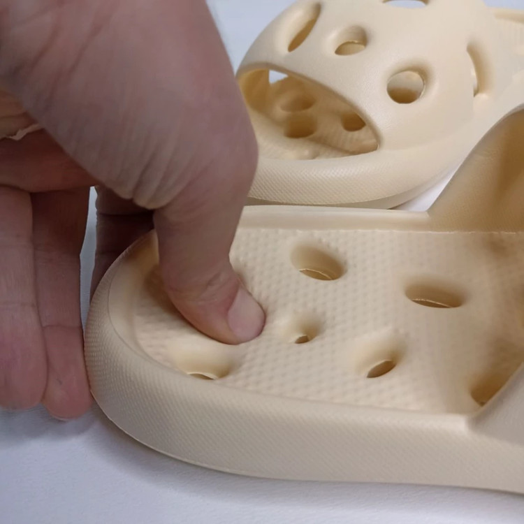 دمپایی حمام کف سوراخ زنانه مدل فانتا برند پایون