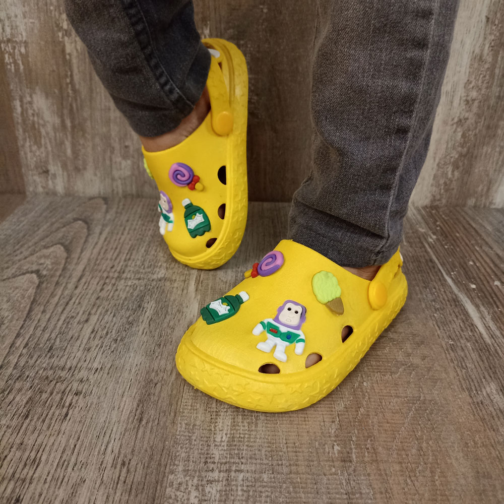 کراکس بچگانه نیکتا طرح داستان اسباب بازی