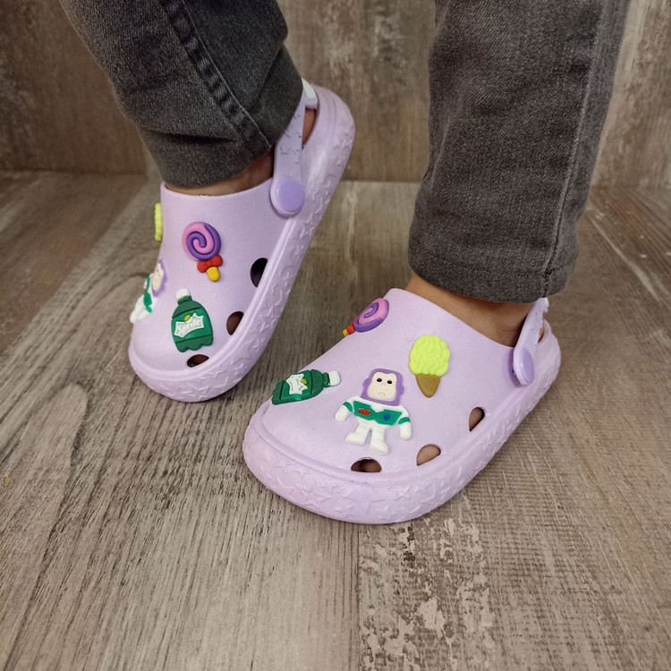 کراکس بچگانه نیکتا طرح داستان اسباب بازی