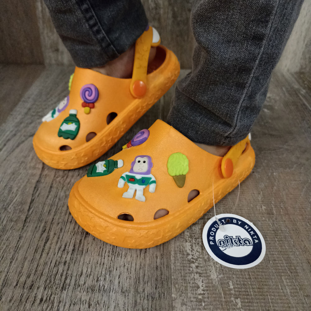 کراکس بچگانه نیکتا طرح داستان اسباب بازی