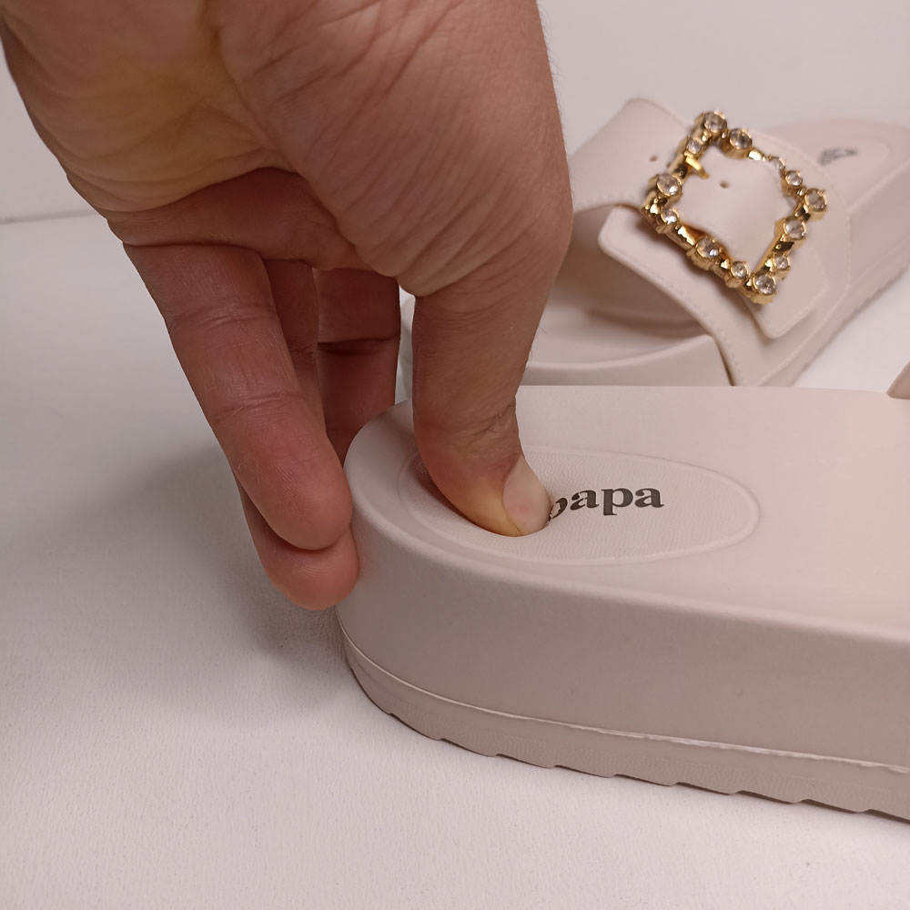 دمپایی زنانه هلن پاپا مشکی